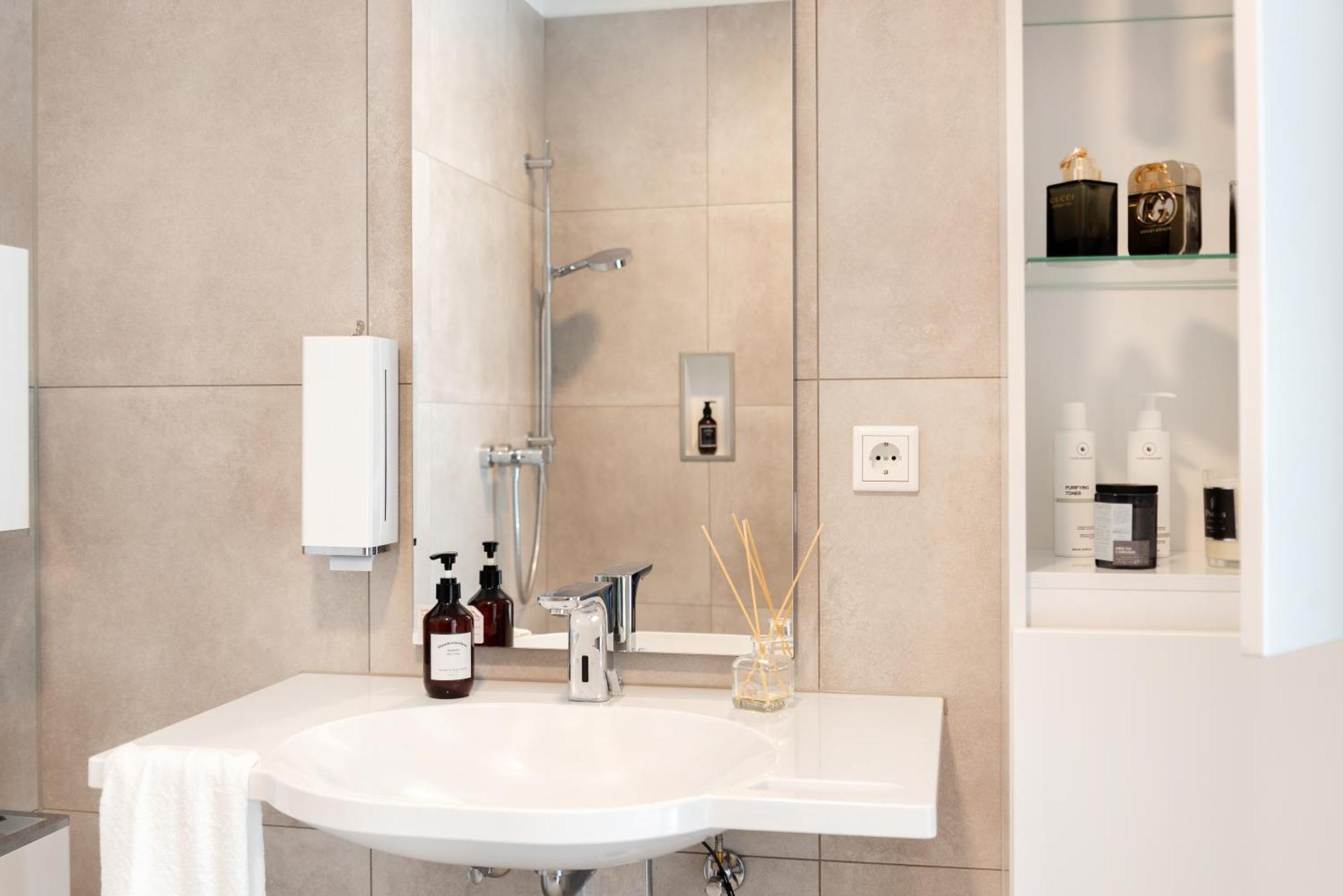 Moonliving Boutique Apartments By Munich Ехинг Екстериор снимка